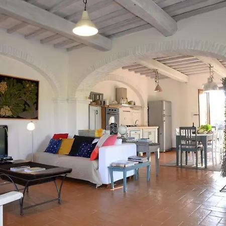 Fontegirasole - A Fontanaro Paciano